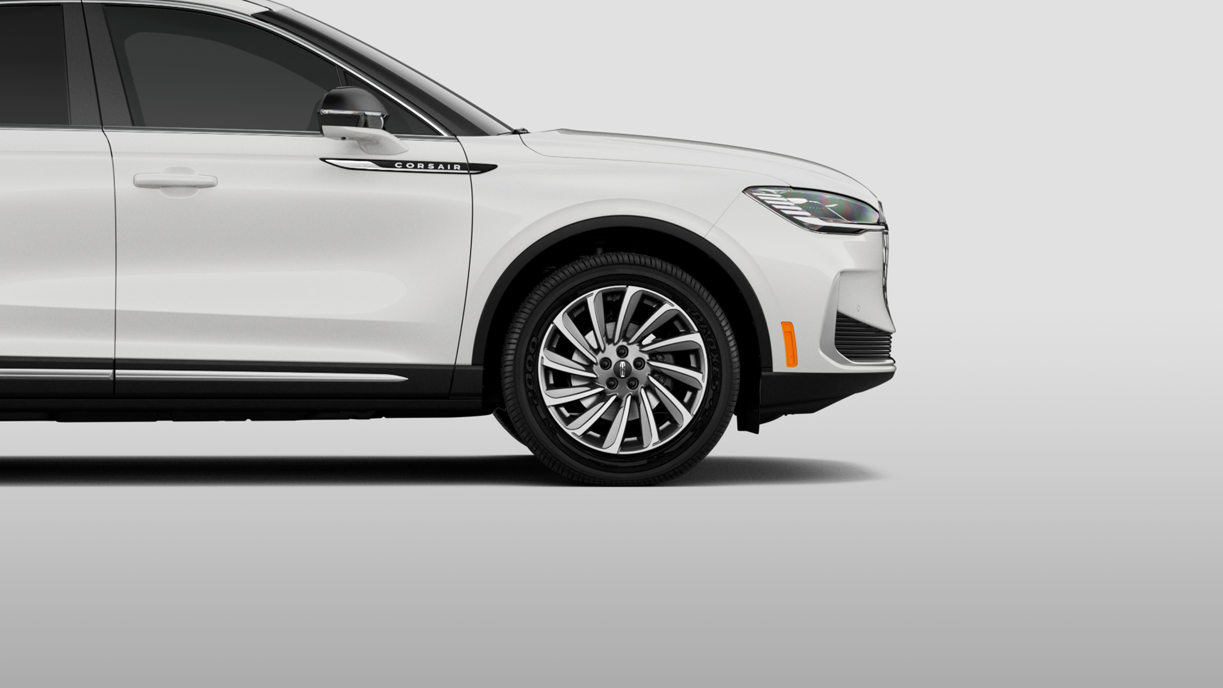 The 19" Bright-Machined Aluminum Wheel with Dark Tarnish Premium Paint