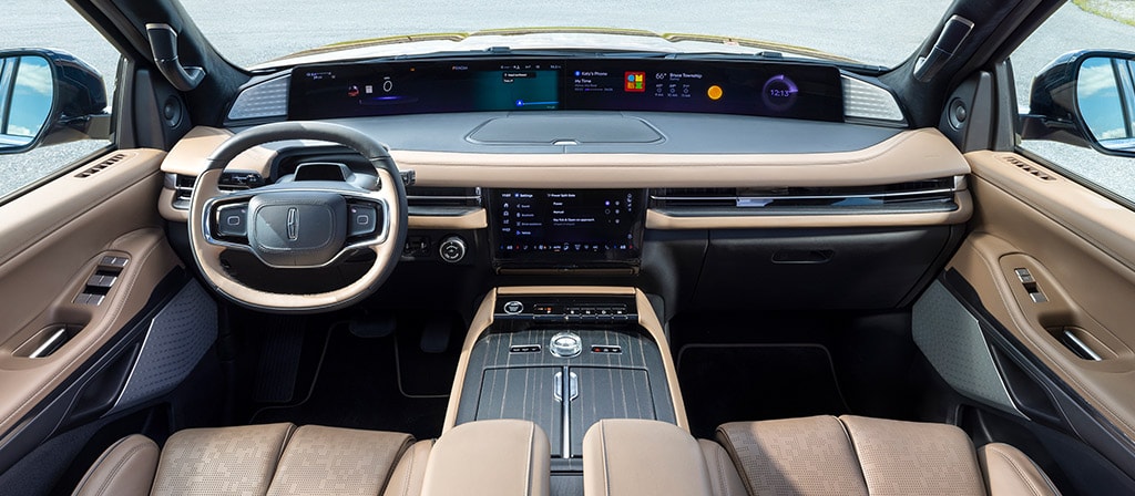 The interior of a 2026 Lincoln Black Label Navigator® SUV plays host to a dramatic panoramic display