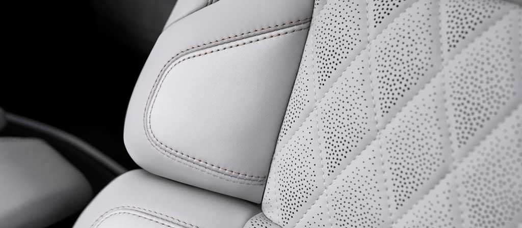 The quilted front seat insert of the Atmospheric theme in a 2027 Lincoln Navigator® Black Label™ model