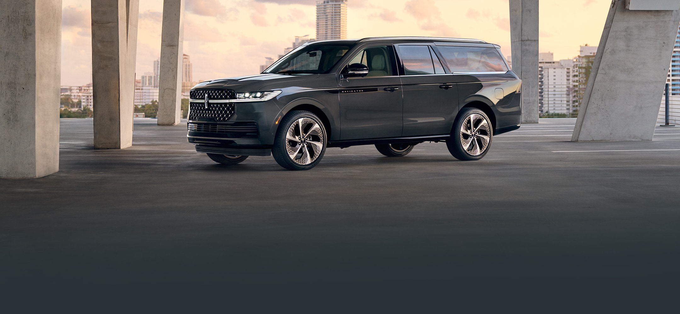 2025 Lincoln Black Label Navigator parked at a scenic skyline overlook.