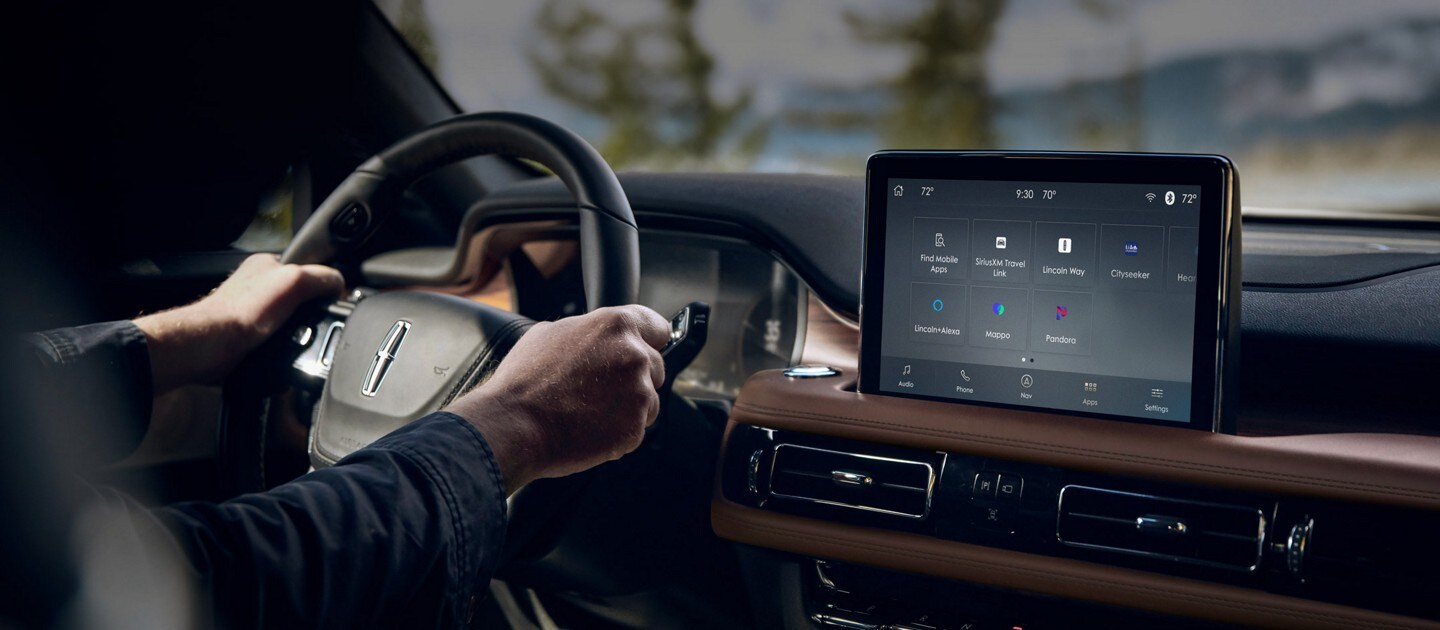 The centre touchscreen of a 2024 Lincoln Aviator