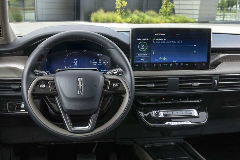 The centre touchscreen of a 2024 Lincoln Corsair SUV displays the Auto Air Refresh interface