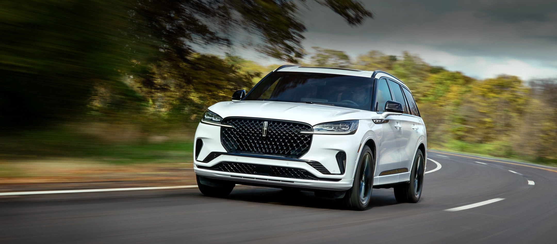 The 2025 Lincoln Aviator on the road