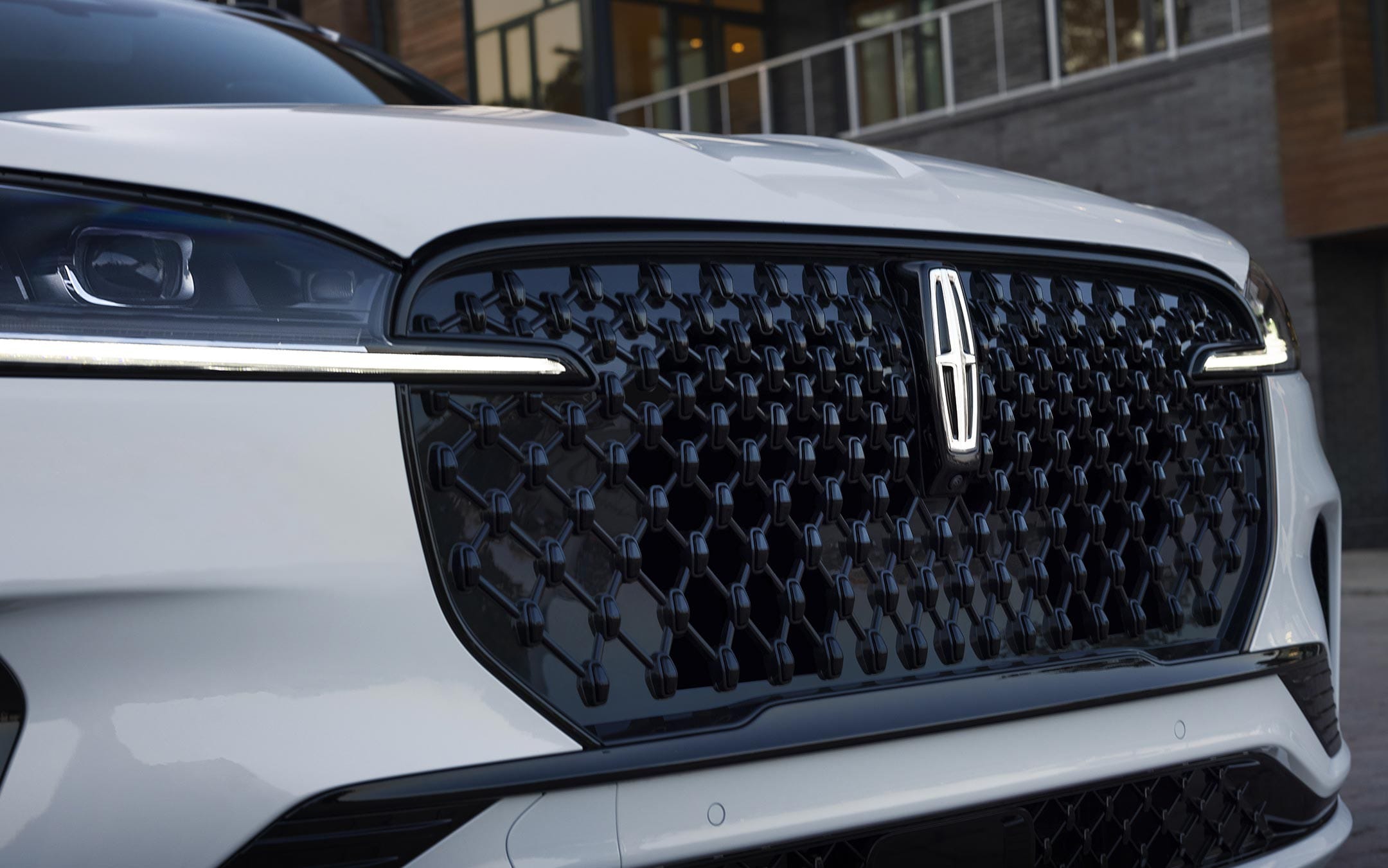 The front grille of a 2025 Lincoln Aviator is shown