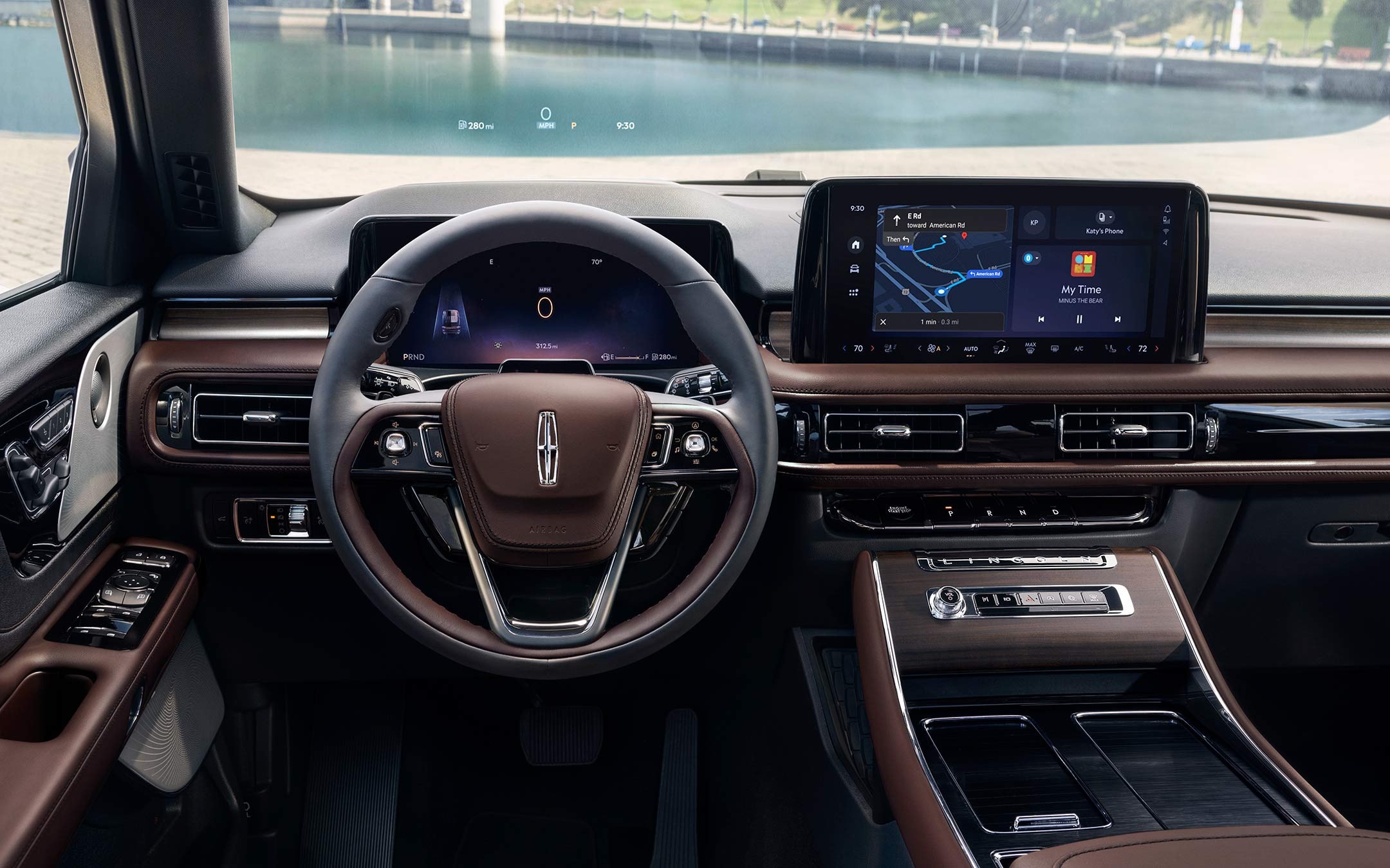 The dashboard of the 2025 Lincoln Aviator shows Head-Up Display