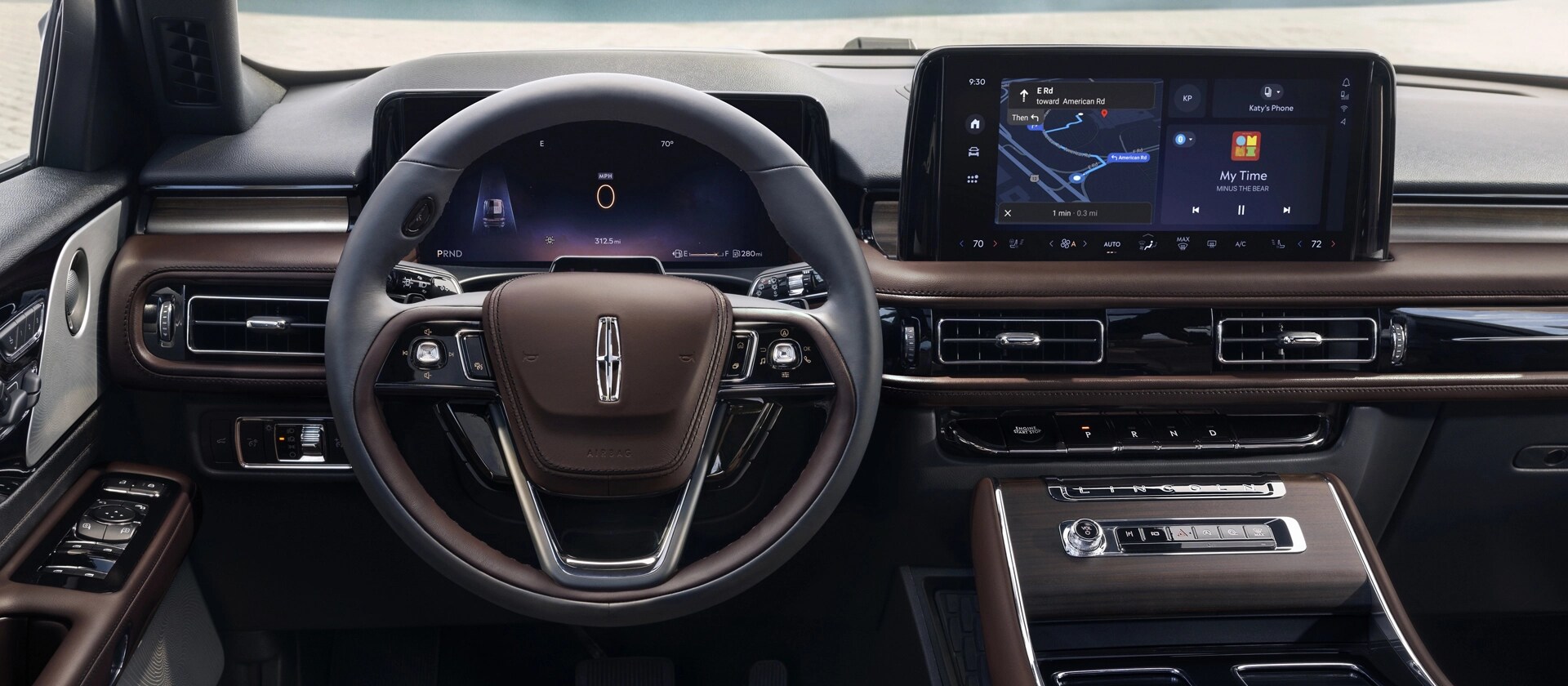 The dashboard of the 2026 Lincoln Aviator® SUV shows Head-Up Display