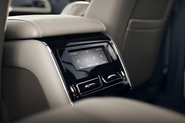 Quad-Zone Climate controls on the front row console of a 2023 Lincoln Aviator®