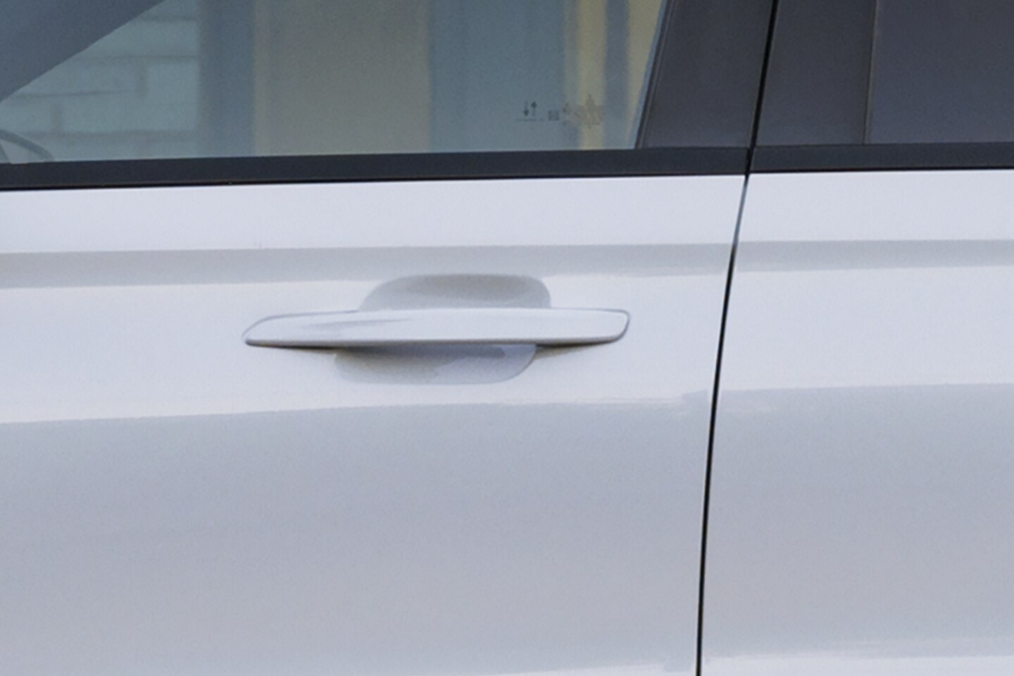 The driver’s door of a 2025 Lincoln Aviator is shown
