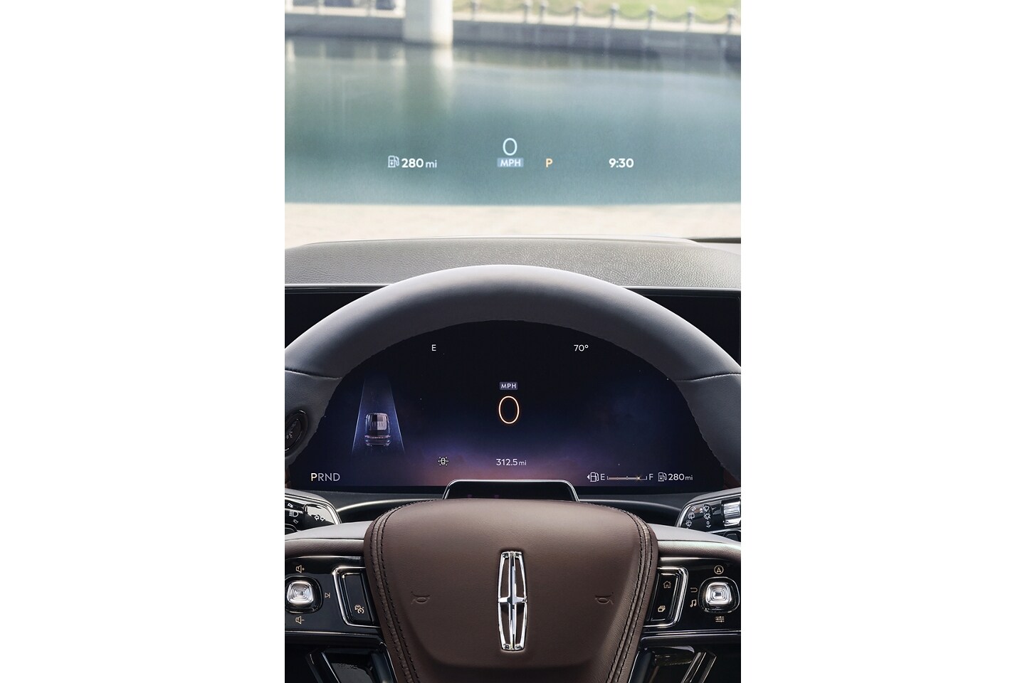 The dashboard of the 2025 Lincoln Aviator shows Head-Up Display