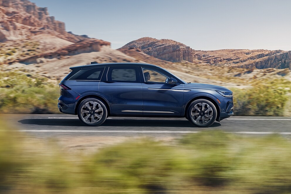 2024 Lincoln Nautilus® Reserve SUV Detailed Specifications