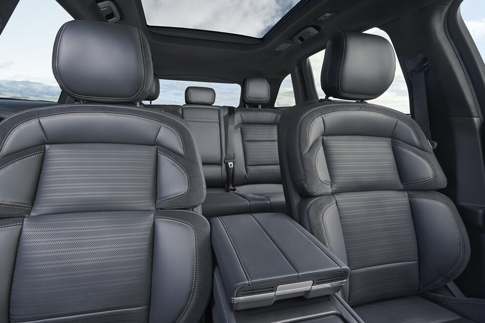 The front seats of a 2025 Lincoln Nautilus is adorned with leather trim