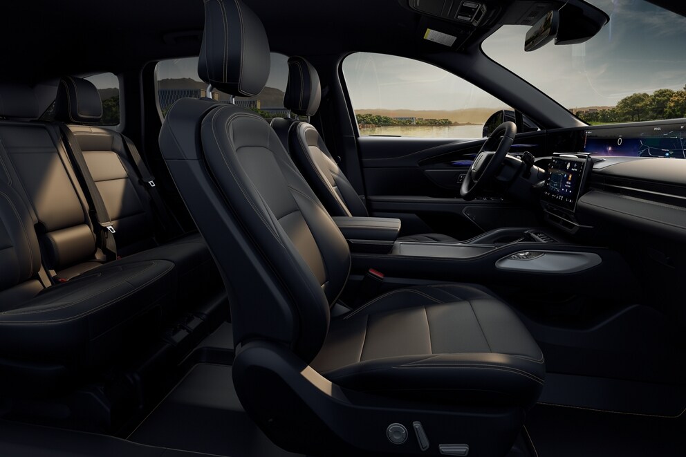 The front seats of a 2025 Lincoln Nautilus model are shown
