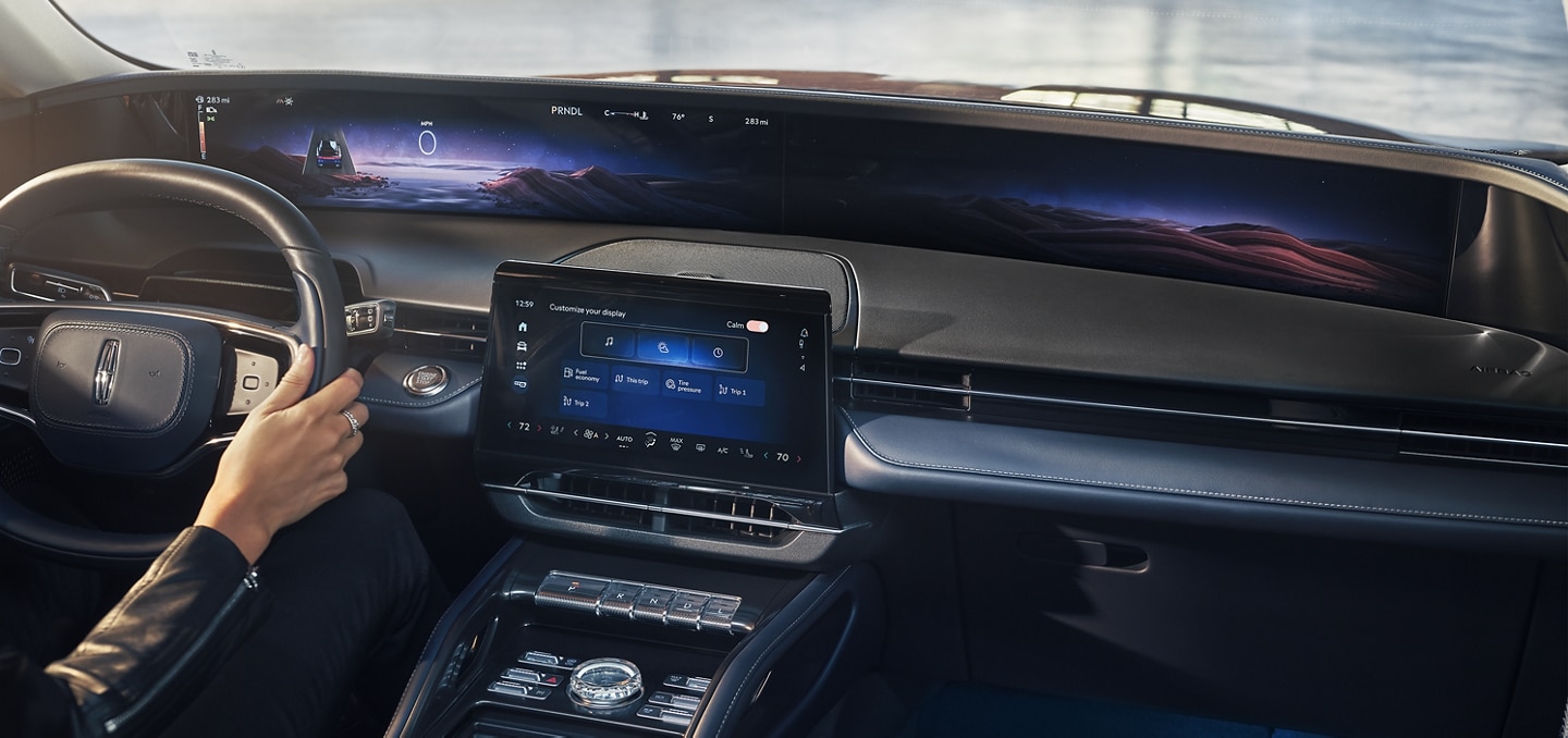 A 2025 Lincoln Nautilus SUV Reserve model is shown