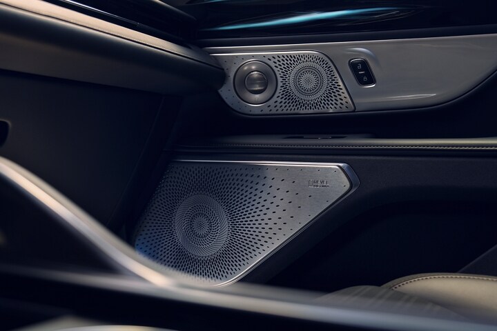 Speakers are arranged in the front passenger door of a 2026 Lincoln Nautilus