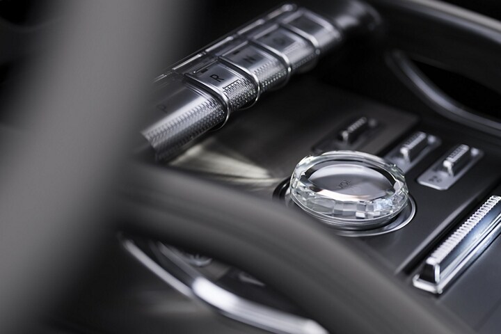 The crystal-inspired volume dial in a 2026 Lincoln Nautilus sparkles with brilliance