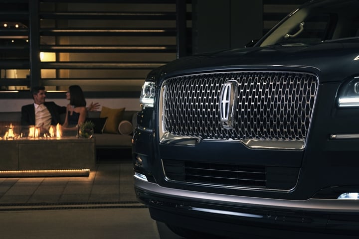 The available illuminated Lincoln Star on the Lincoln Black Label grille makes a bright statement framed with LED headlamps