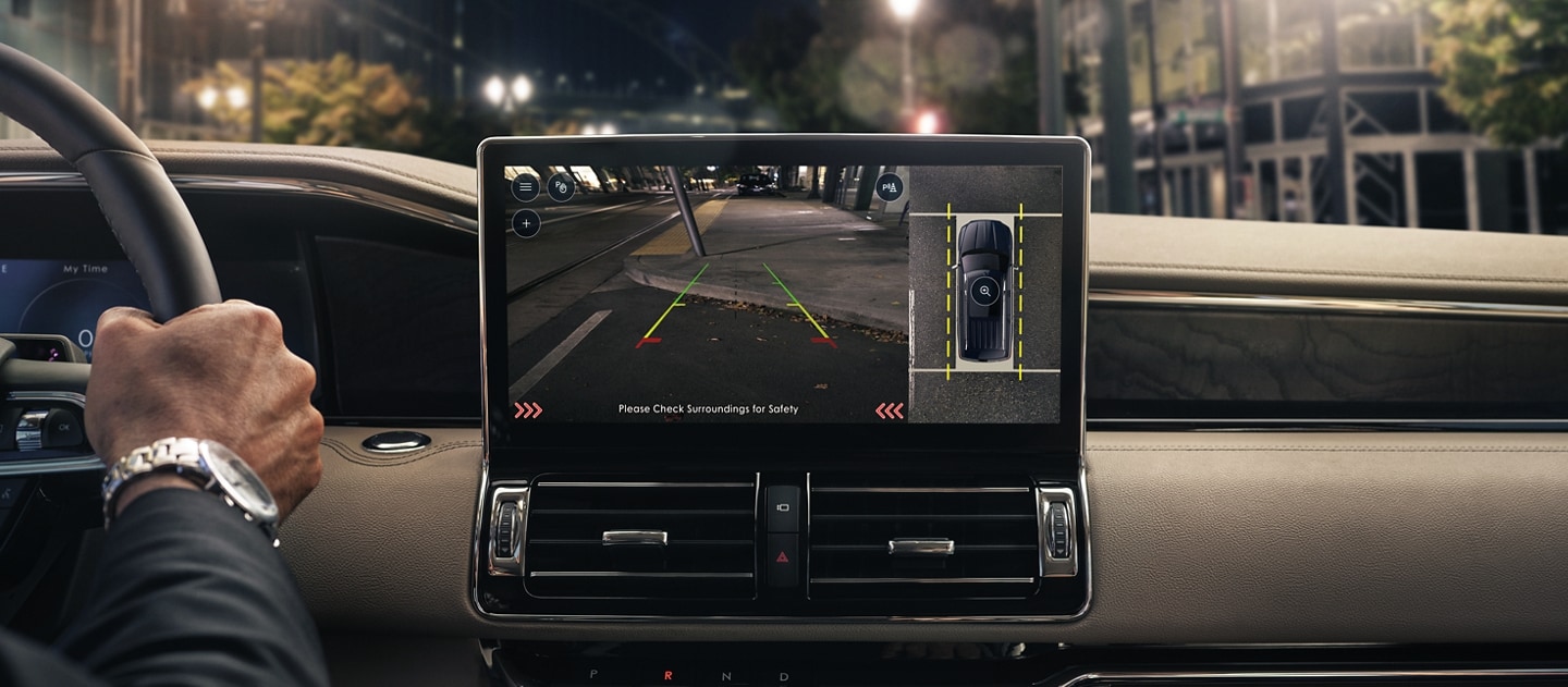 The 360-Degree Camera display on the centre screen shows the rear and overhead view of the vehicle