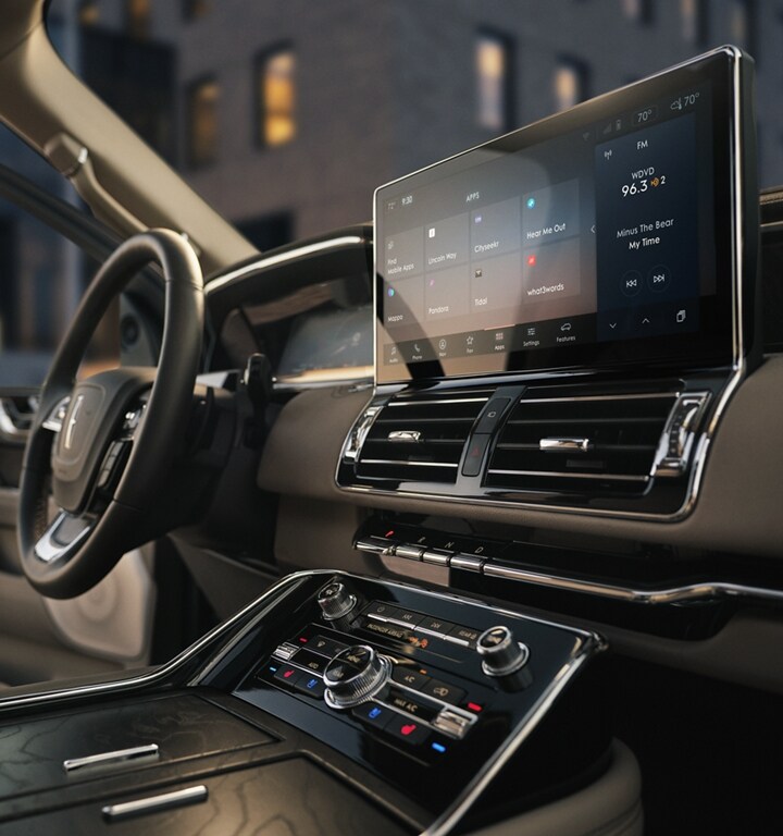 The broad 13.2" centre touchscreen of a 2024 Lincoln Navigator SUV