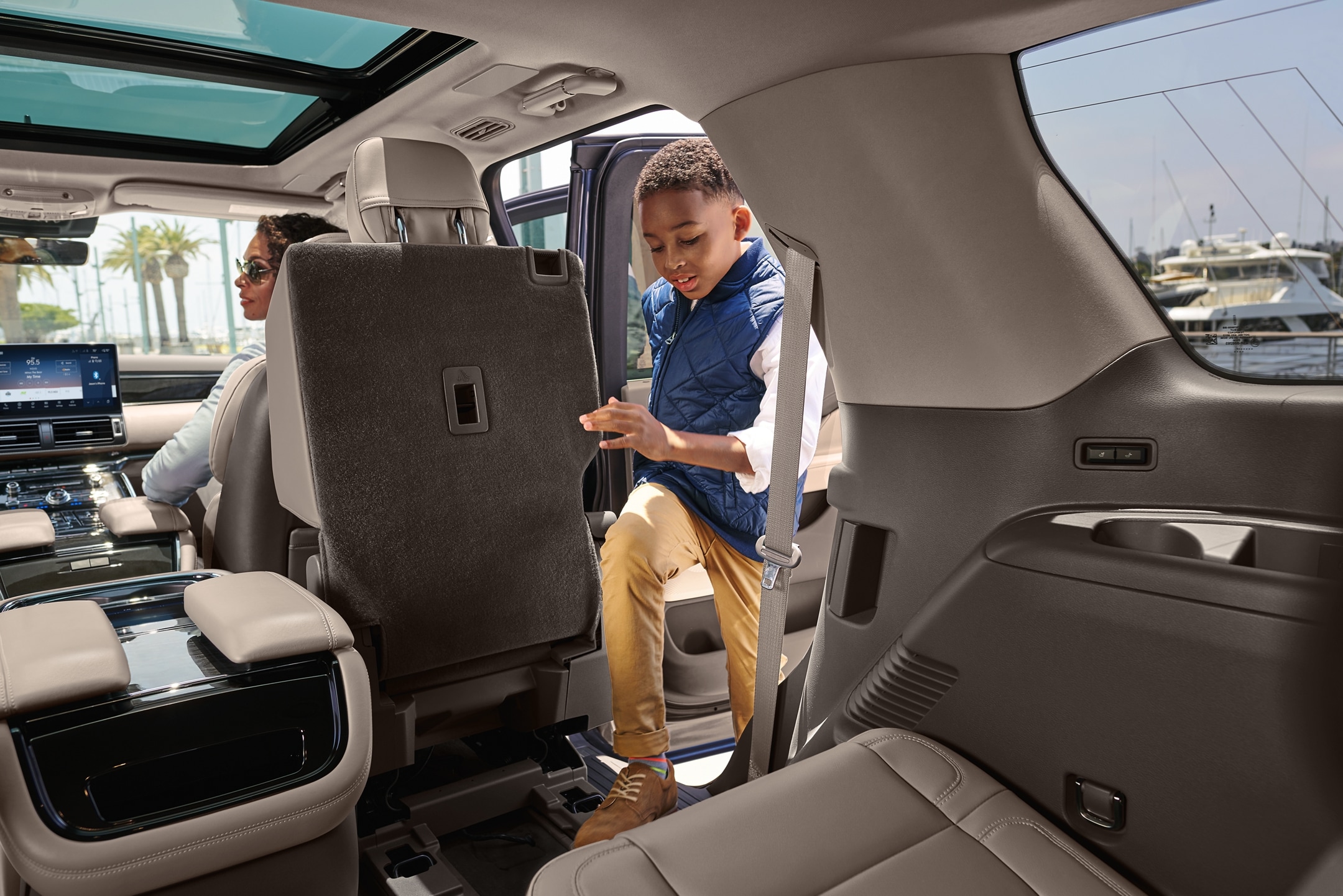 Lincoln suv 3 row seating deals