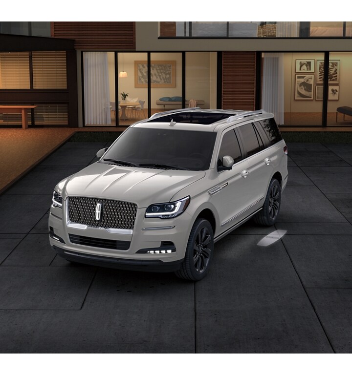 2024 Lincoln Navigator shown with available Monochromatic Package