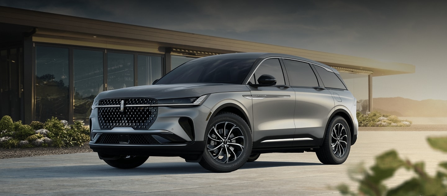 An image of a 2026 Lincoln Nautilus with clickable hot spots with more feature information